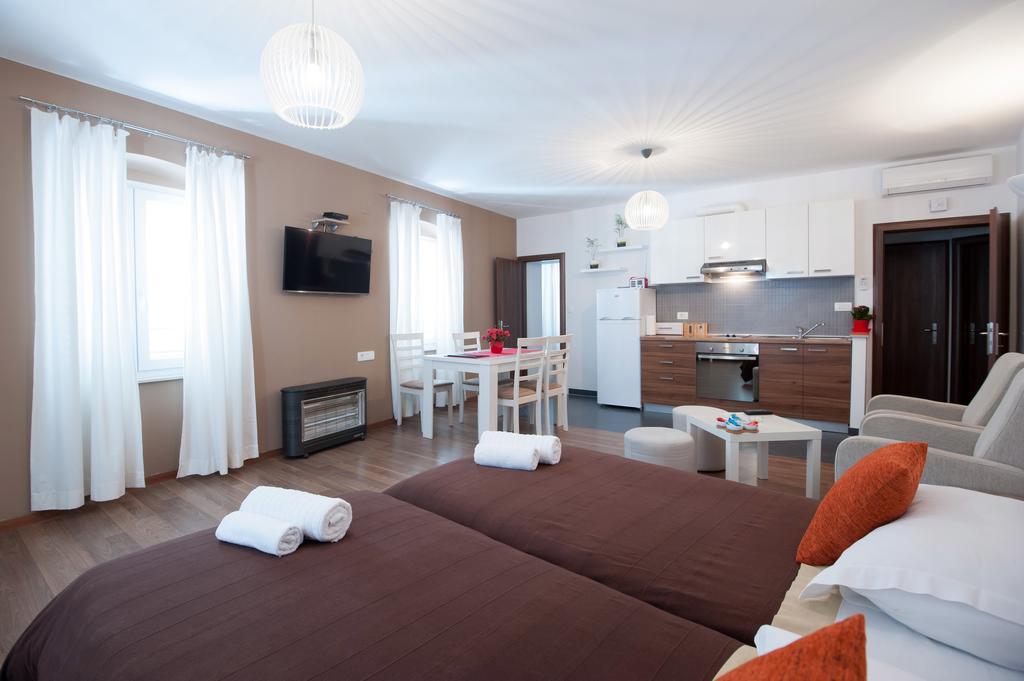 Rooms & Apartments 72 Задар Номер фото